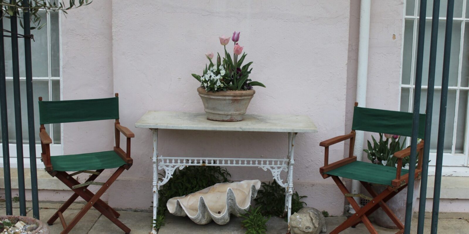 Sitzecke im Hof gestalten