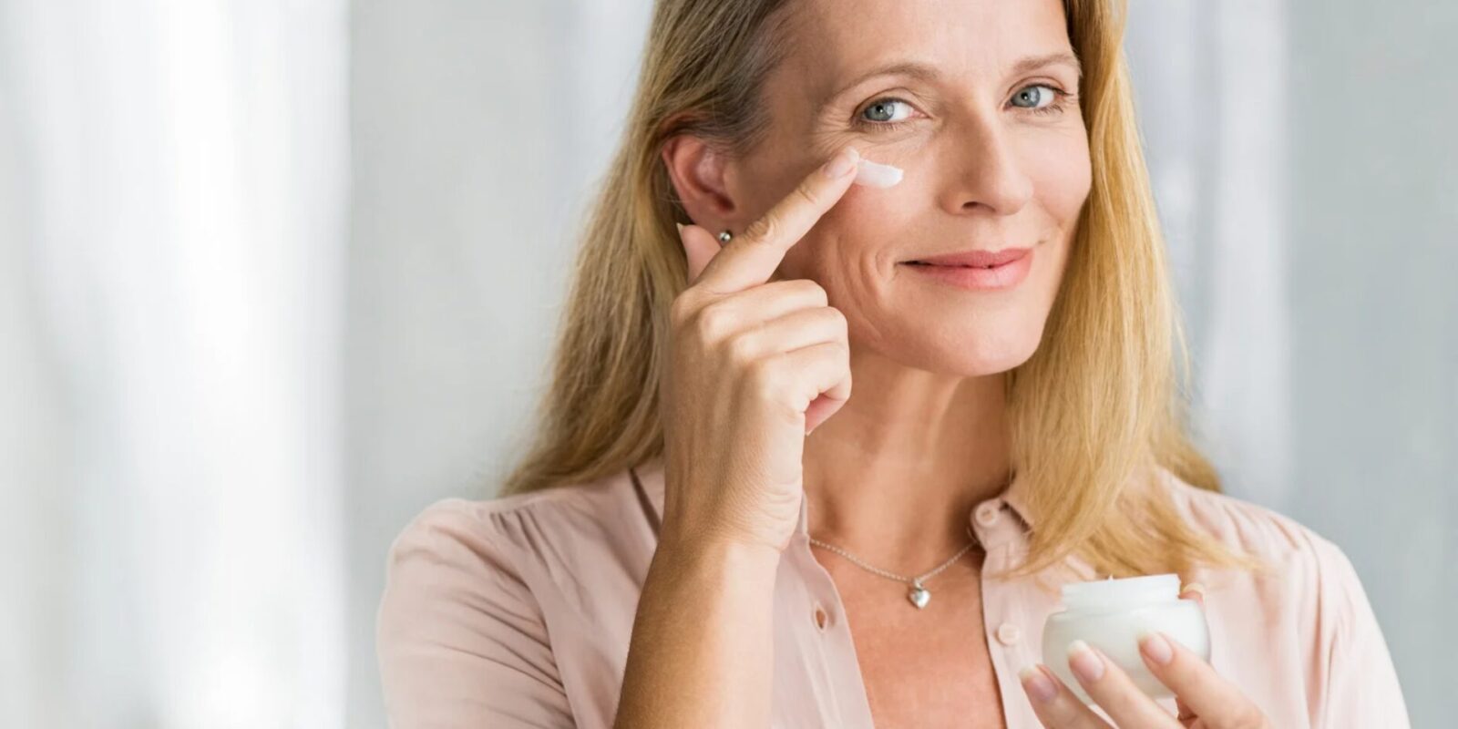 Beste Feuchtigkeitscreme für reife Haut Das Geheimnis jugendlicher Ausstrahlung