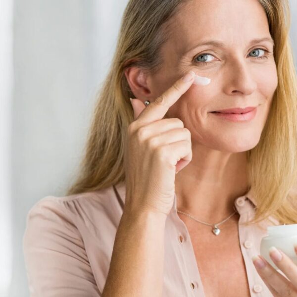 Beste Feuchtigkeitscreme für reife Haut Das Geheimnis jugendlicher Ausstrahlung